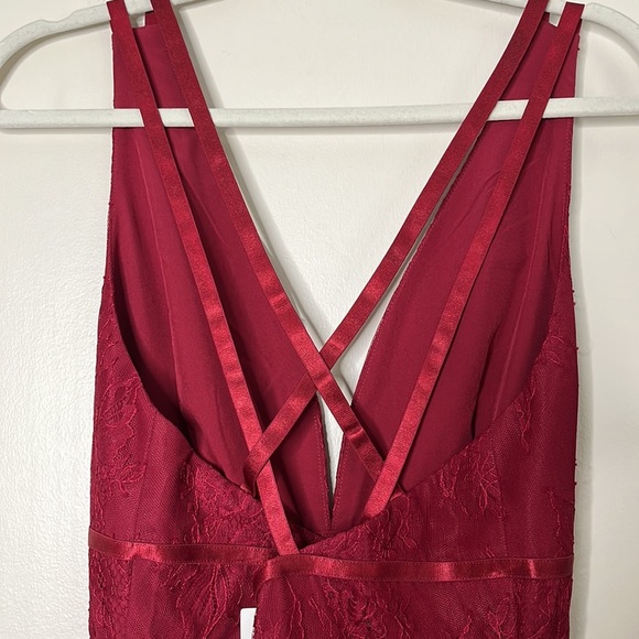 NEW Minuet burgundy sleeveless strappy prom gala formal lacey maxi long gown - Picture 9 of 11